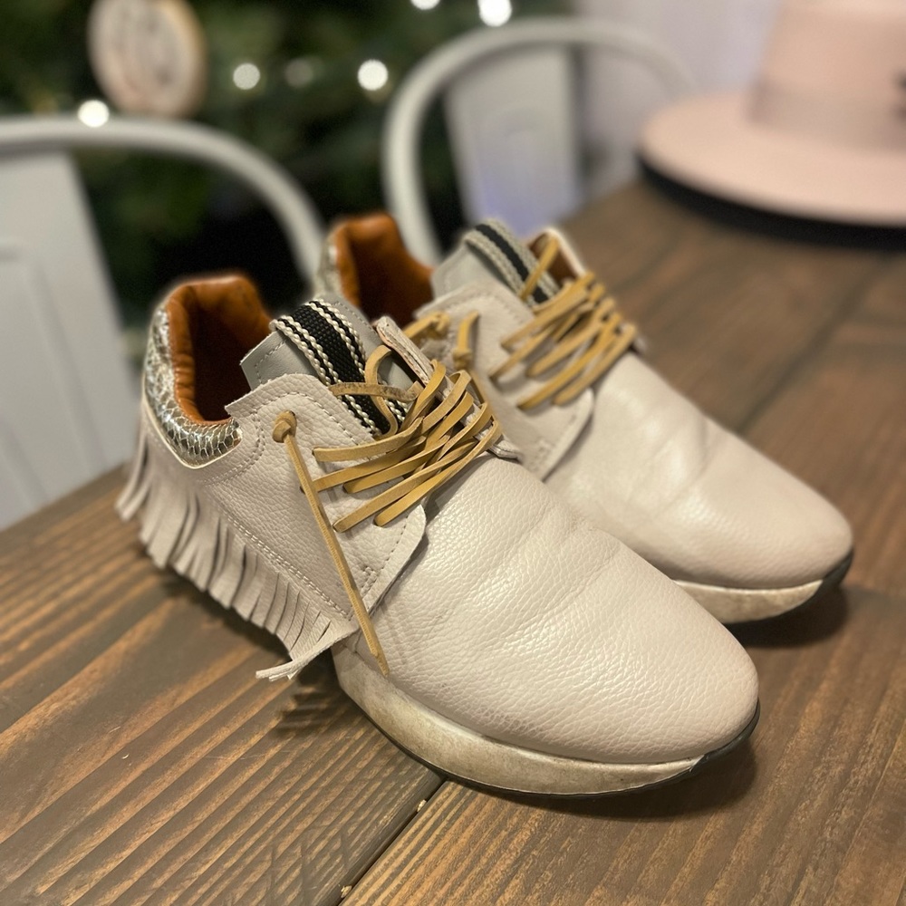 Fringe shoes